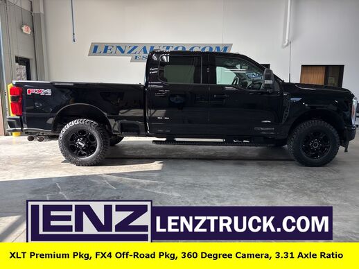 2023_Ford_F-250 Super Duty_4x4 Crew Cab XLT_ Fond du Lac WI