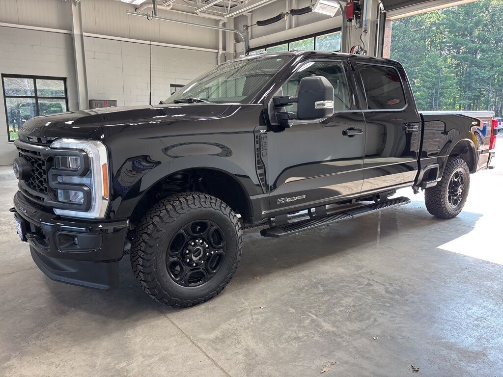2023 Ford F-250 Super Duty 4x4 Crew Cab XLT Minocqua WI