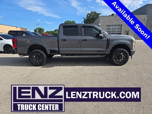 2023_Ford_F-250SD_4x4 Crew Cab XL_ Fond du Lac WI