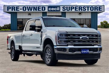 Ford F-250SD Lariat 2023