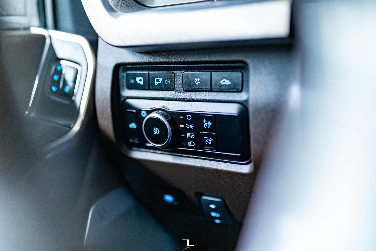 2023 Ford F-350 4x4 Crew Cab King Ranch Longbox Diesel Leather Roof Nav Red Deer AB