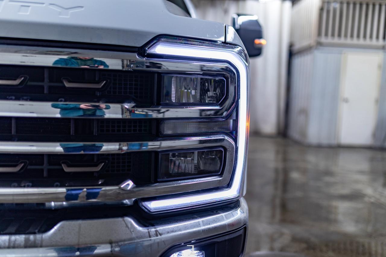 2023 Ford F-350 4x4 Crew Cab King Ranch Longbox Diesel Leather Roof Nav Red Deer AB