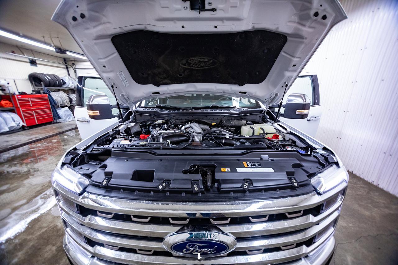 2023 Ford F-350 4x4 Crew Cab King Ranch Longbox Diesel Leather Roof Nav Red Deer AB