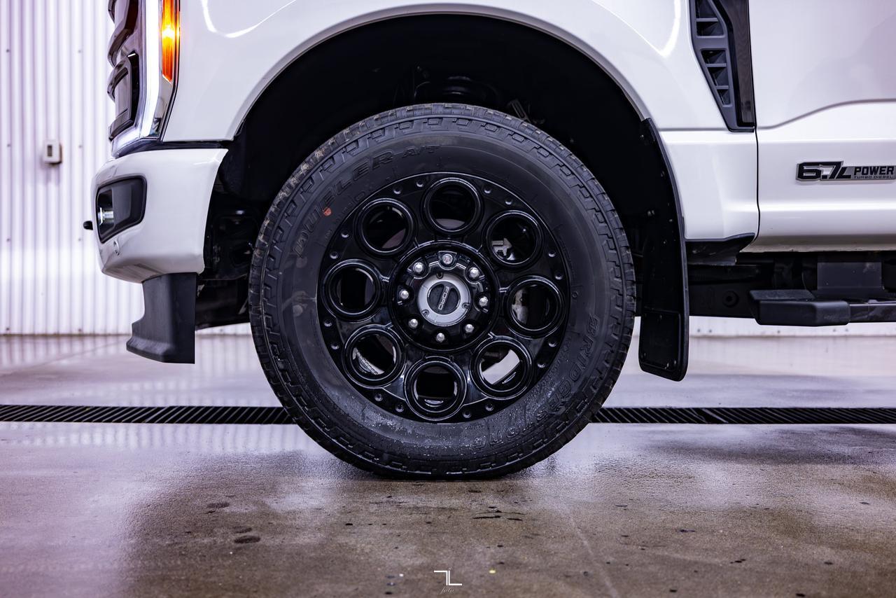 2023 Ford F-350 4x4 Crew Cab Lariat FX4 Ultimate Pkg Diesel Leather Roof Nav Red Deer AB