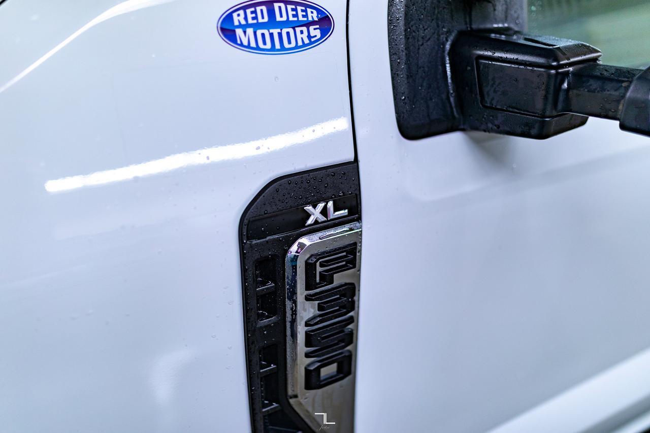 2023 Ford F-350 4x4 Crew Cab XL Deck BCam Red Deer AB