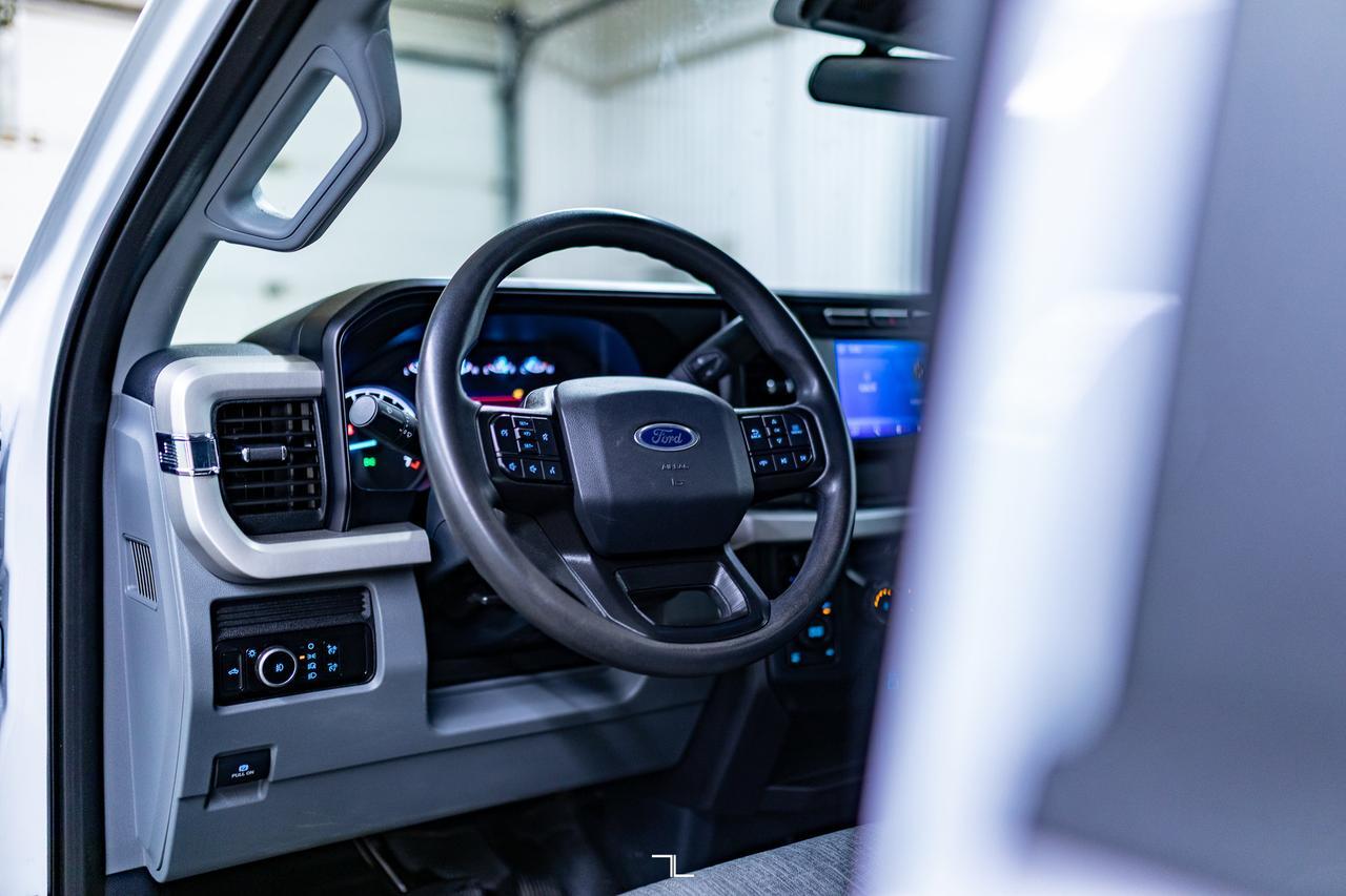 2023 Ford F-350 4x4 Crew Cab XL Deck BCam Red Deer AB