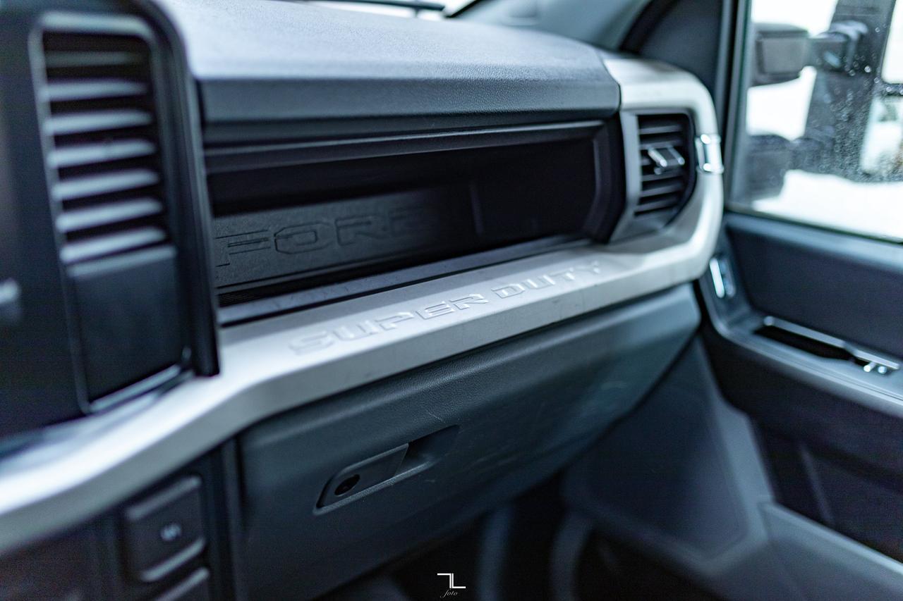 2023 Ford F-350 4x4 Crew Cab XL Deck BCam Red Deer AB