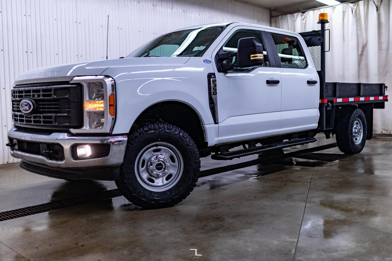 2023 Ford F-350 4x4 Crew Cab XL Deck BCam Red Deer AB