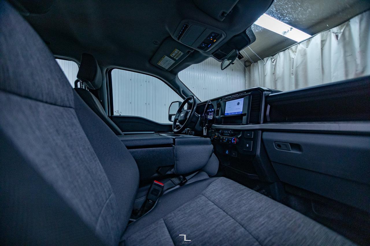 2023 Ford F-350 4x4 Crew Cab XL Deck BCam Red Deer AB