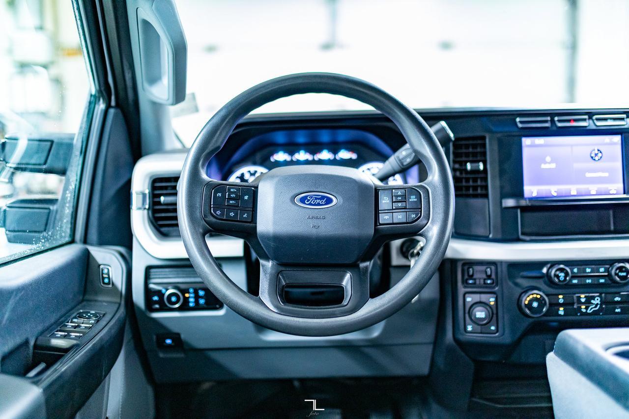 2023 Ford F-350 4x4 Crew Cab XL Deck BCam Red Deer AB