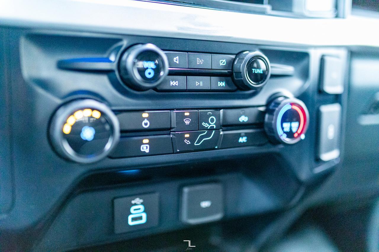 2023 Ford F-350 4x4 Crew Cab XL Deck BCam Red Deer AB