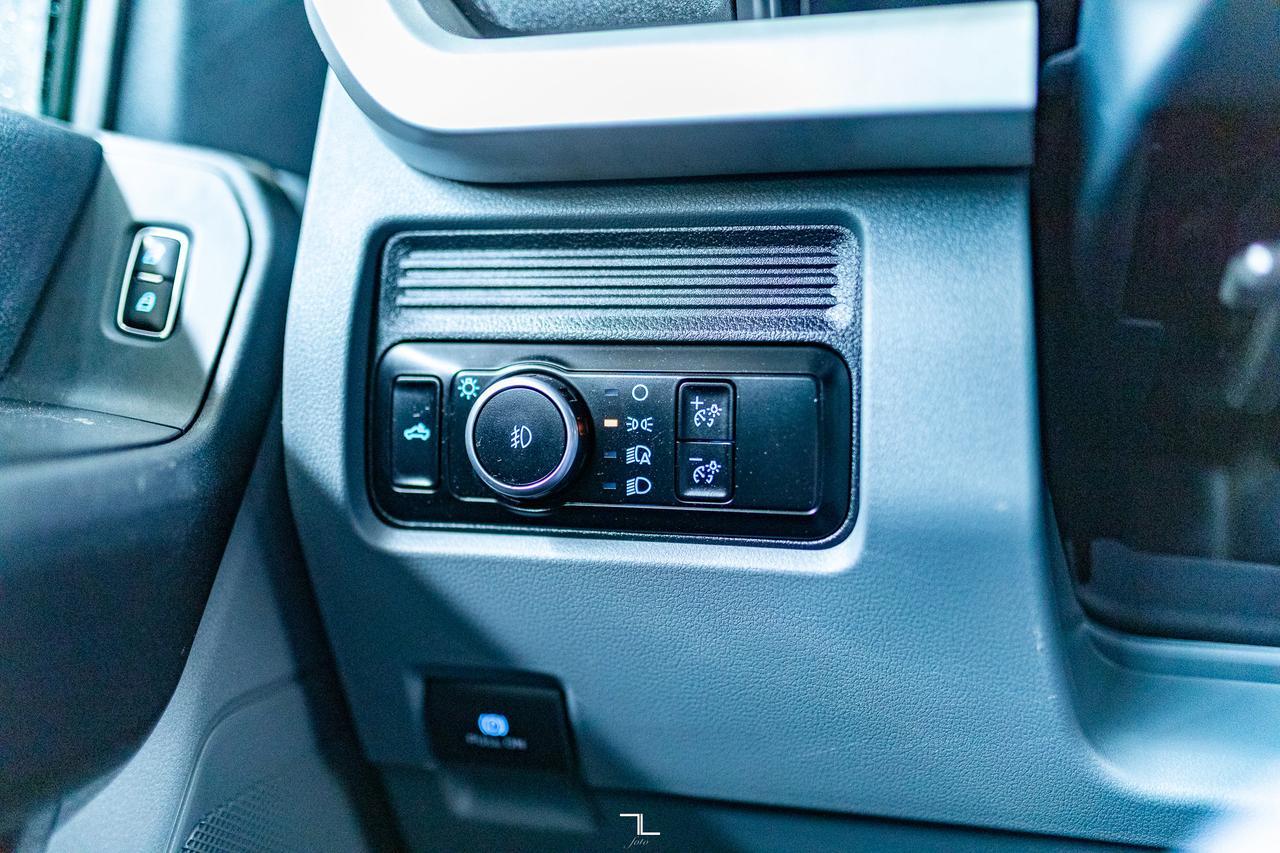 2023 Ford F-350 4x4 Crew Cab XL Deck BCam Red Deer AB