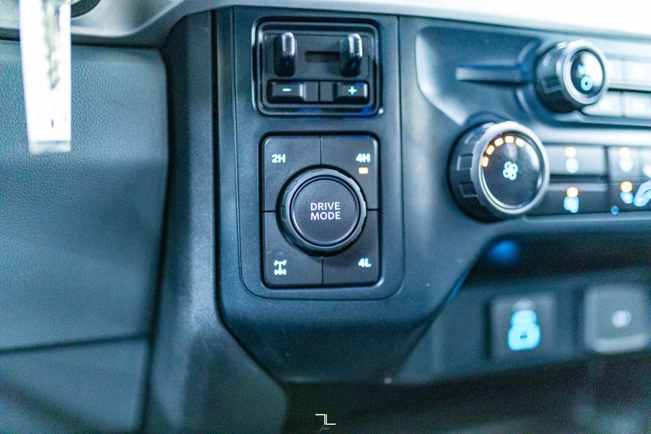 2023 Ford F-350 4x4 Crew Cab XL Deck BCam Red Deer AB