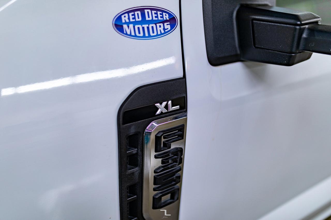 2023 Ford F-350 4x4 Crew Cab XL Deck BCam Red Deer AB