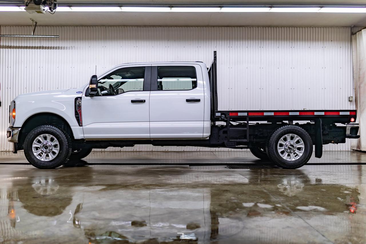 2023 Ford F-350 4x4 Crew Cab XL Deck BCam Red Deer AB