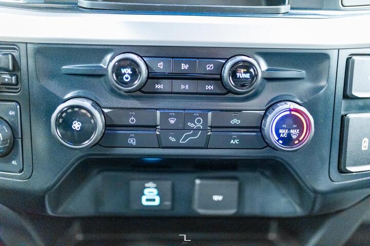 2023 Ford F-350 4x4 Crew Cab XL Deck Red Deer AB