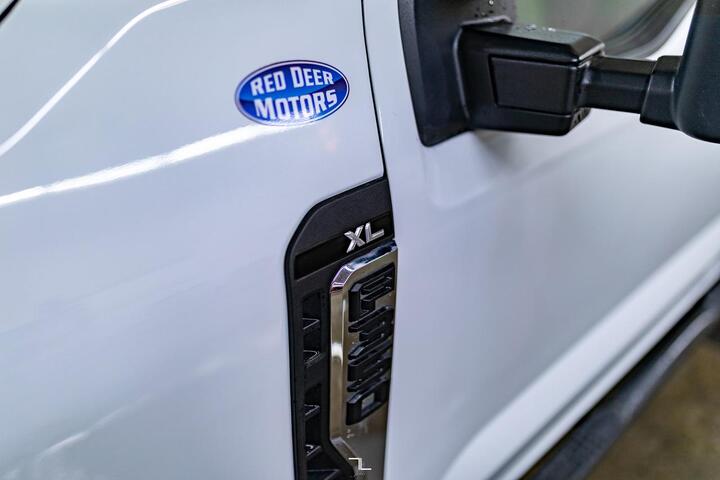 2023 Ford F-350 4x4 Crew Cab XL Deck Red Deer AB