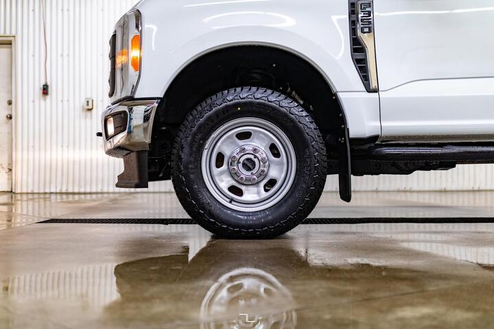 2023 Ford F-350 4x4 Crew Cab XL Deck Red Deer AB