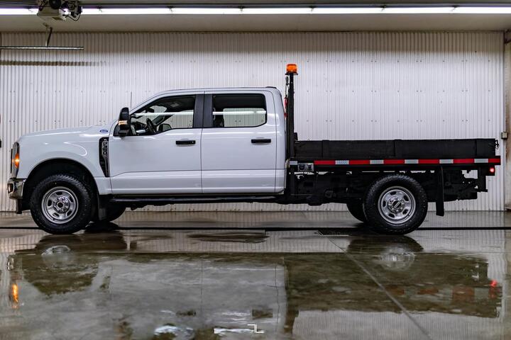 2023 Ford F-350 4x4 Crew Cab XL Deck Red Deer AB