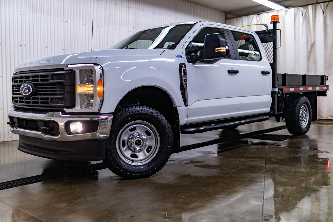 2023 Ford F-350 4x4 Crew Cab XL Deck Red Deer AB