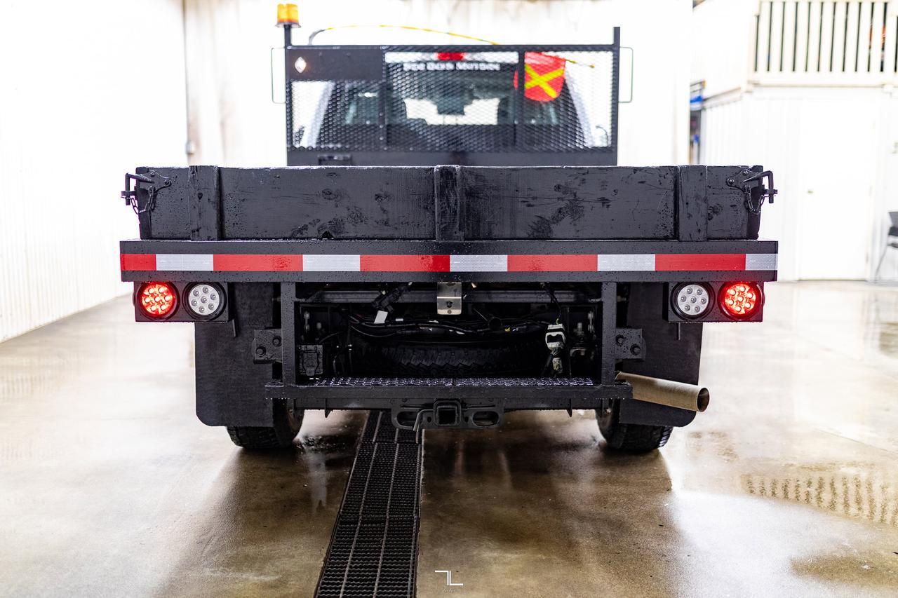 2023 Ford F-350 4x4 Crew Cab XL Deck Red Deer AB