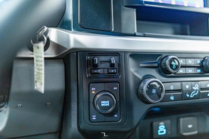 2023 Ford F-350 4x4 Crew Cab XL Deck Red Deer AB