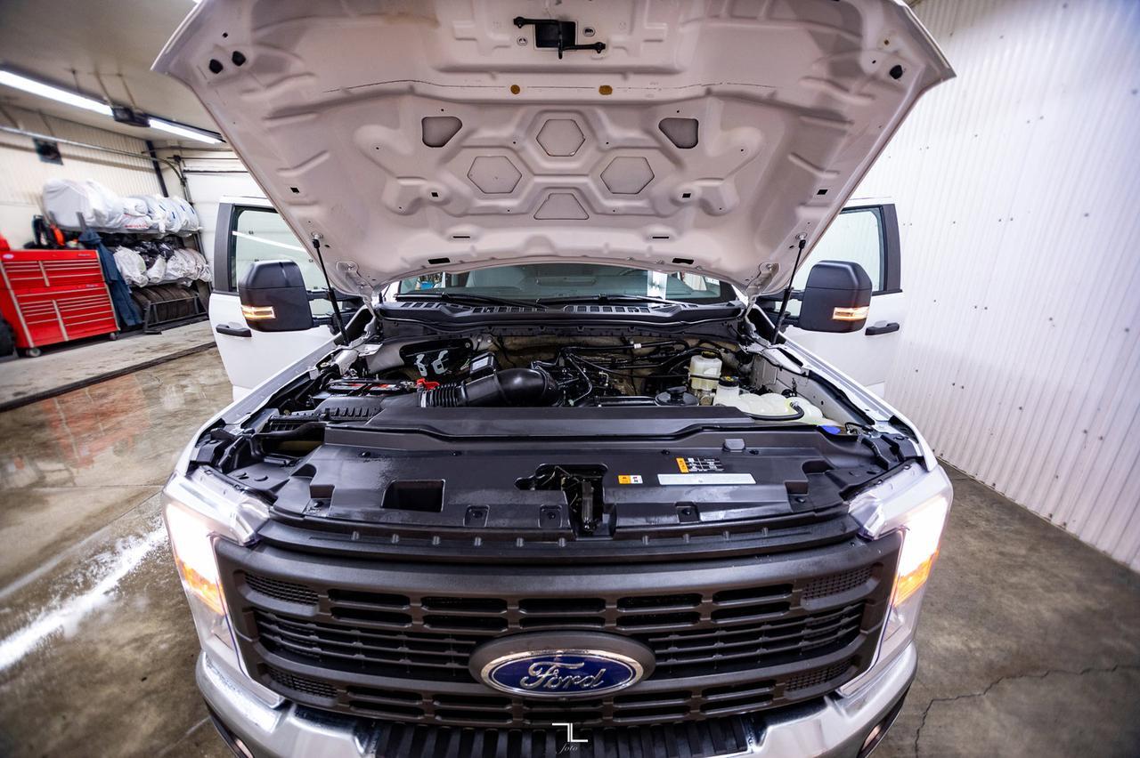 2023 Ford F-350 4x4 Crew Cab XL FX4 BCam Red Deer AB