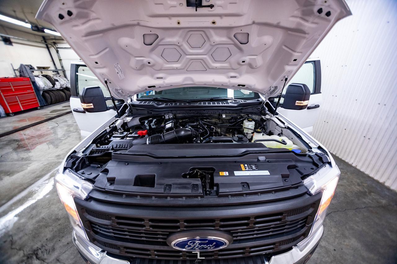 2023 Ford F-350 4x4 Crew Cab XL FX4 Longbox BCam Red Deer AB