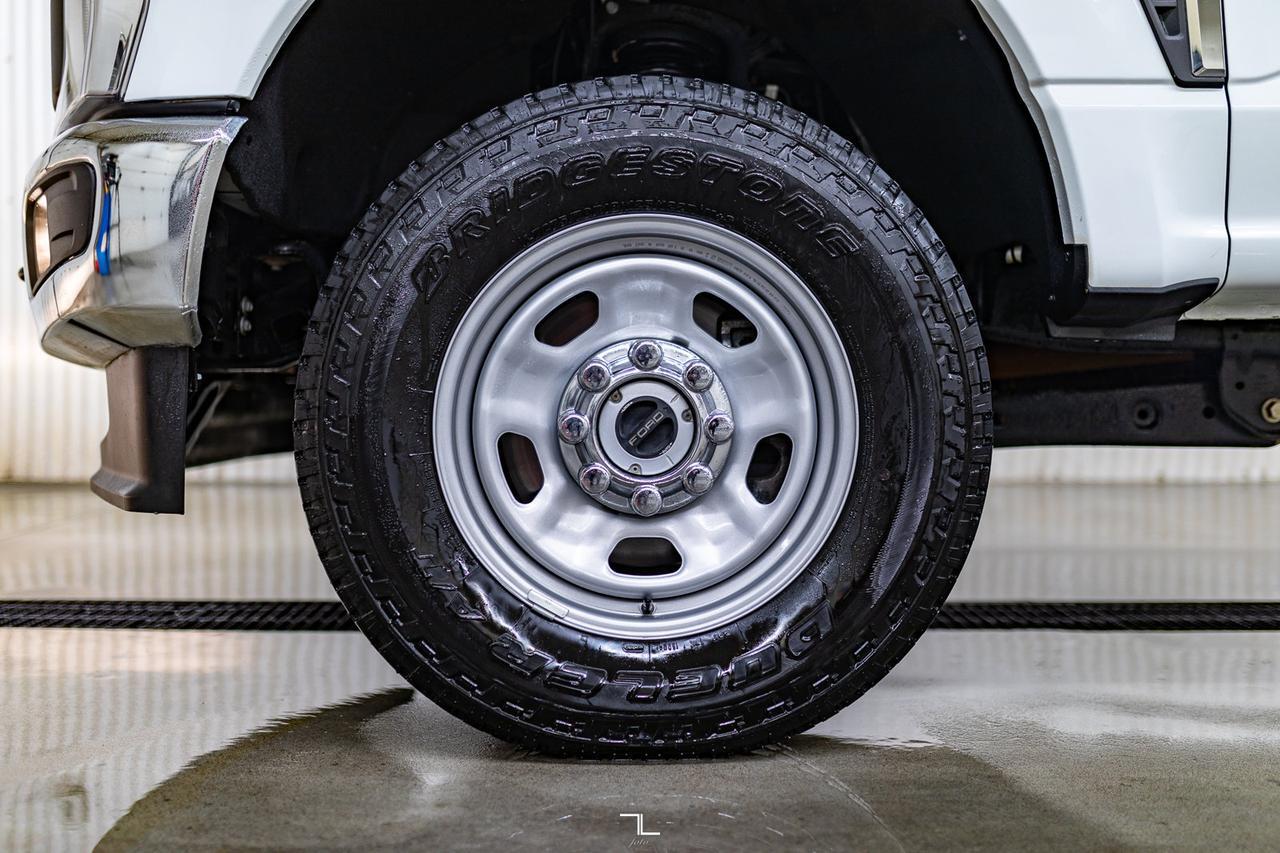 2023 Ford F-350 4x4 Crew Cab XL FX4 Longbox BCam Red Deer AB