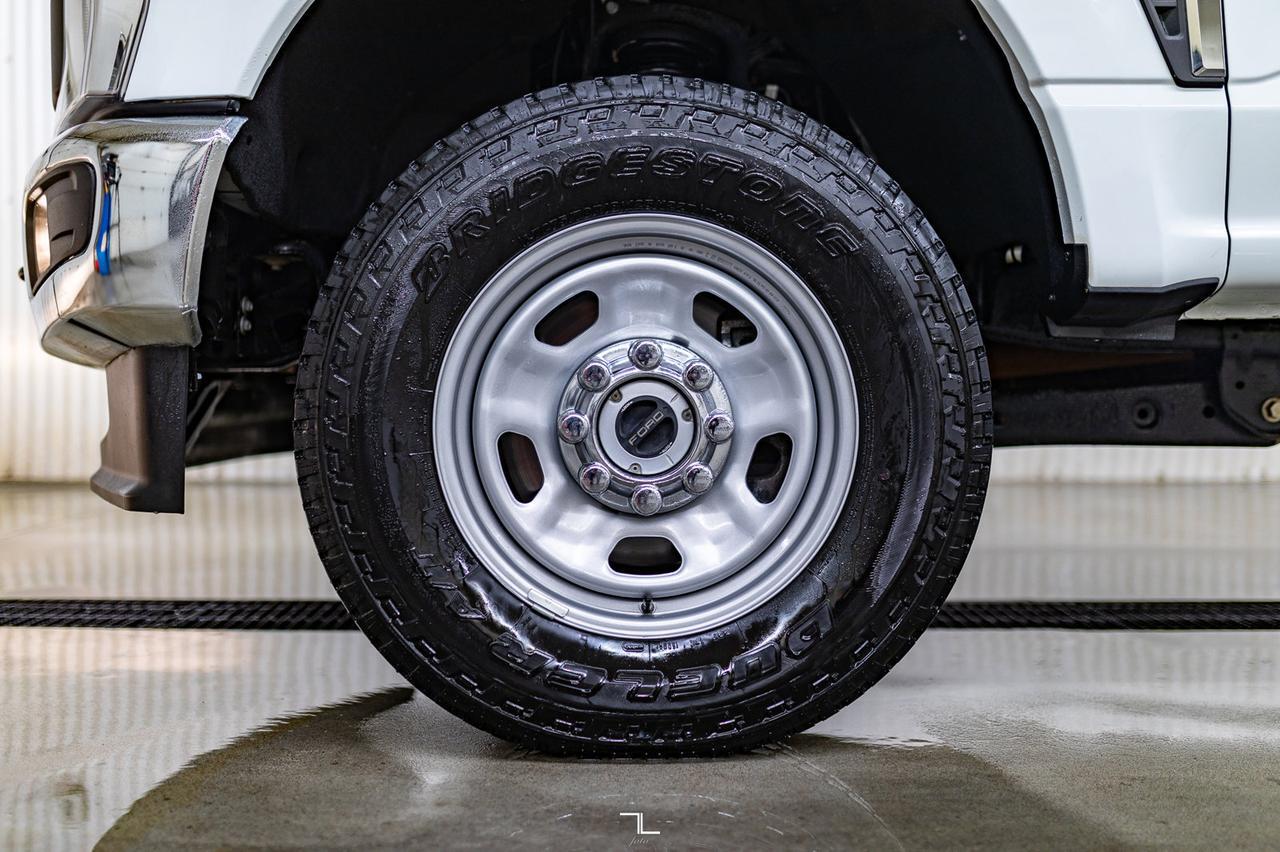 2023 Ford F-350 4x4 Crew Cab XL FX4 Longbox BCam Red Deer AB