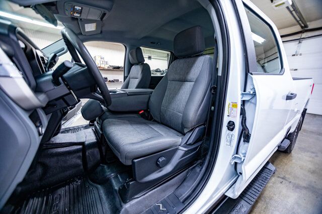 2023 Ford F-350 4x4 Crew Cab XL Longbox BCam Red Deer AB