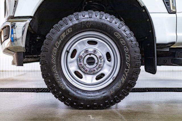 2023 Ford F-350 4x4 Crew Cab XL Longbox BCam Red Deer AB