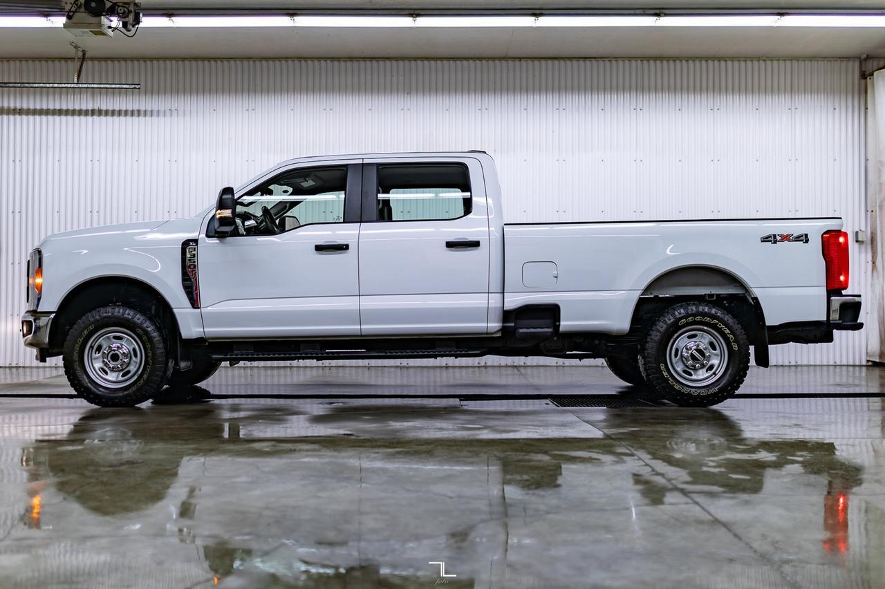 2023 Ford F-350 4x4 Crew Cab XL Longbox BCam Red Deer AB