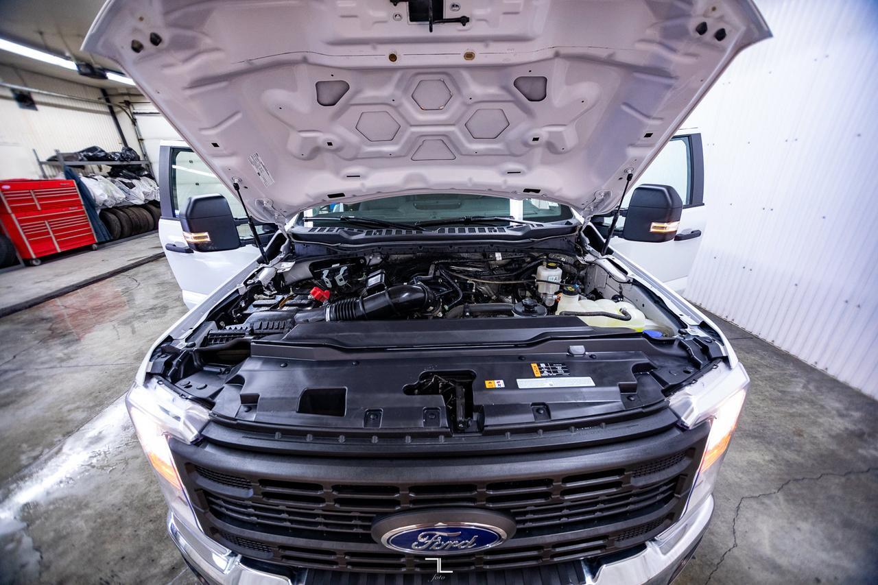 2023 Ford F-350 4x4 Crew Cab XL Longbox BCam Red Deer AB