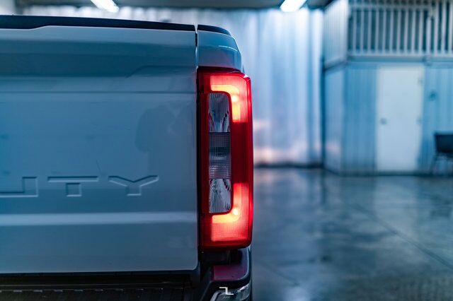 2023 Ford F-350 4x4 Crew Cab XL Longbox BCam Red Deer AB