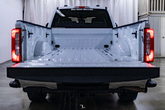 2023 Ford F-350 4x4 Crew Cab XL Longbox BCam Red Deer AB