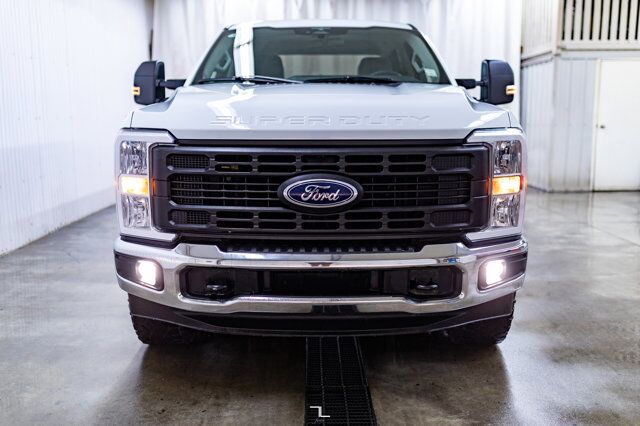2023 Ford F-350 4x4 Crew Cab XL Longbox BCam Red Deer AB
