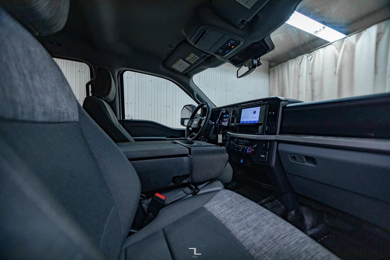 2023 Ford F-350 4x4 Crew Cab XLT Deck BCam Red Deer AB