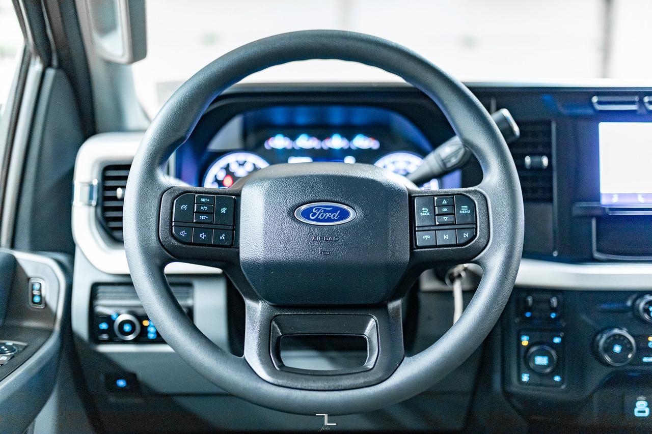 2023 Ford F-350 4x4 Crew Cab XLT Deck BCam Red Deer AB