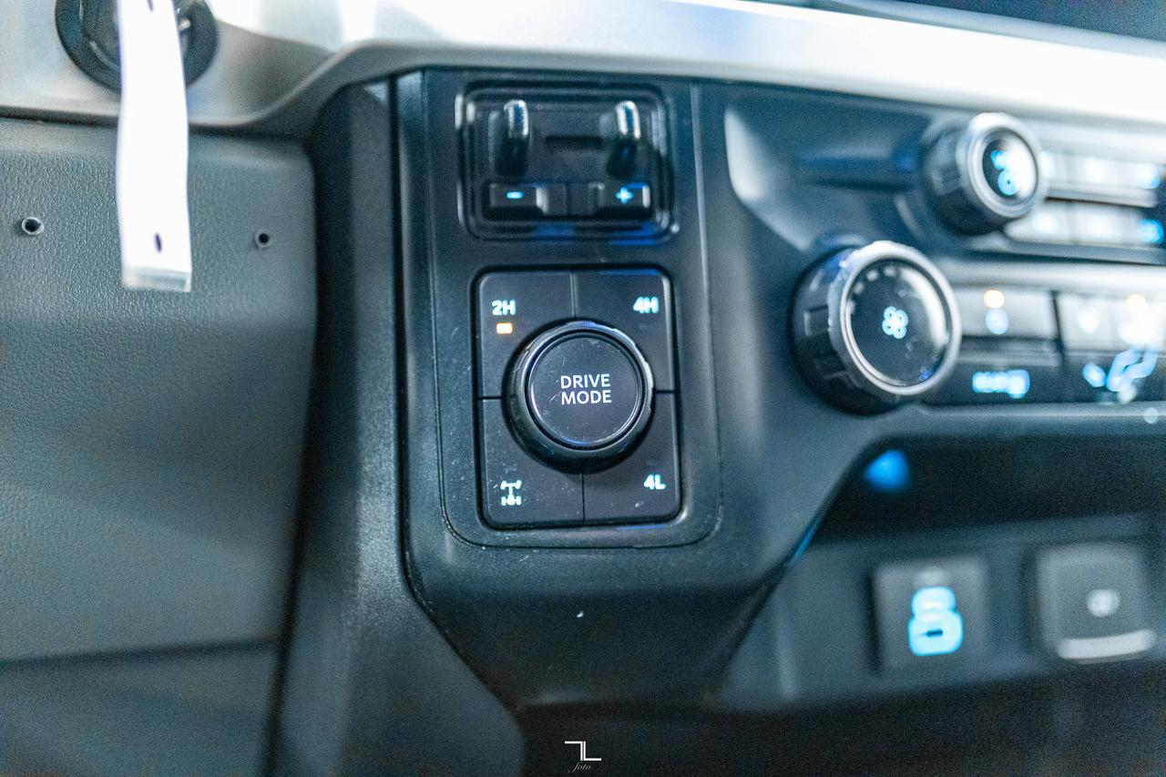 2023 Ford F-350 4x4 Crew Cab XLT Deck BCam Red Deer AB