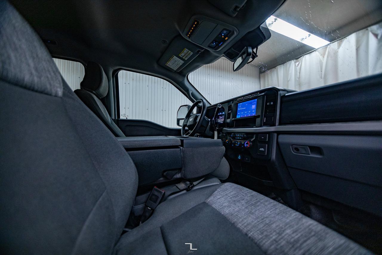 2023 Ford F-350 4x4 Crew Cab XLT Deck BCam Red Deer AB