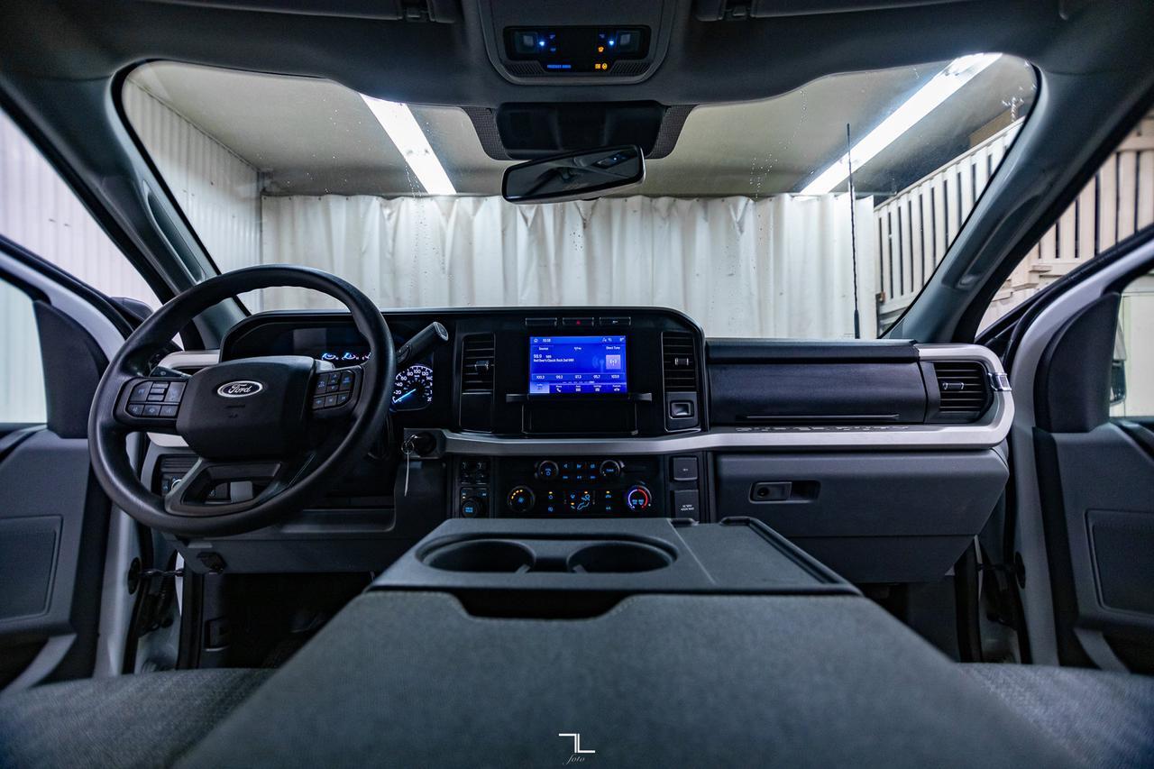 2023 Ford F-350 4x4 Crew Cab XLT Deck BCam Red Deer AB
