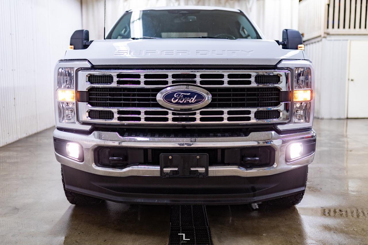 2023 Ford F-350 4x4 Crew Cab XLT Deck BCam Red Deer AB