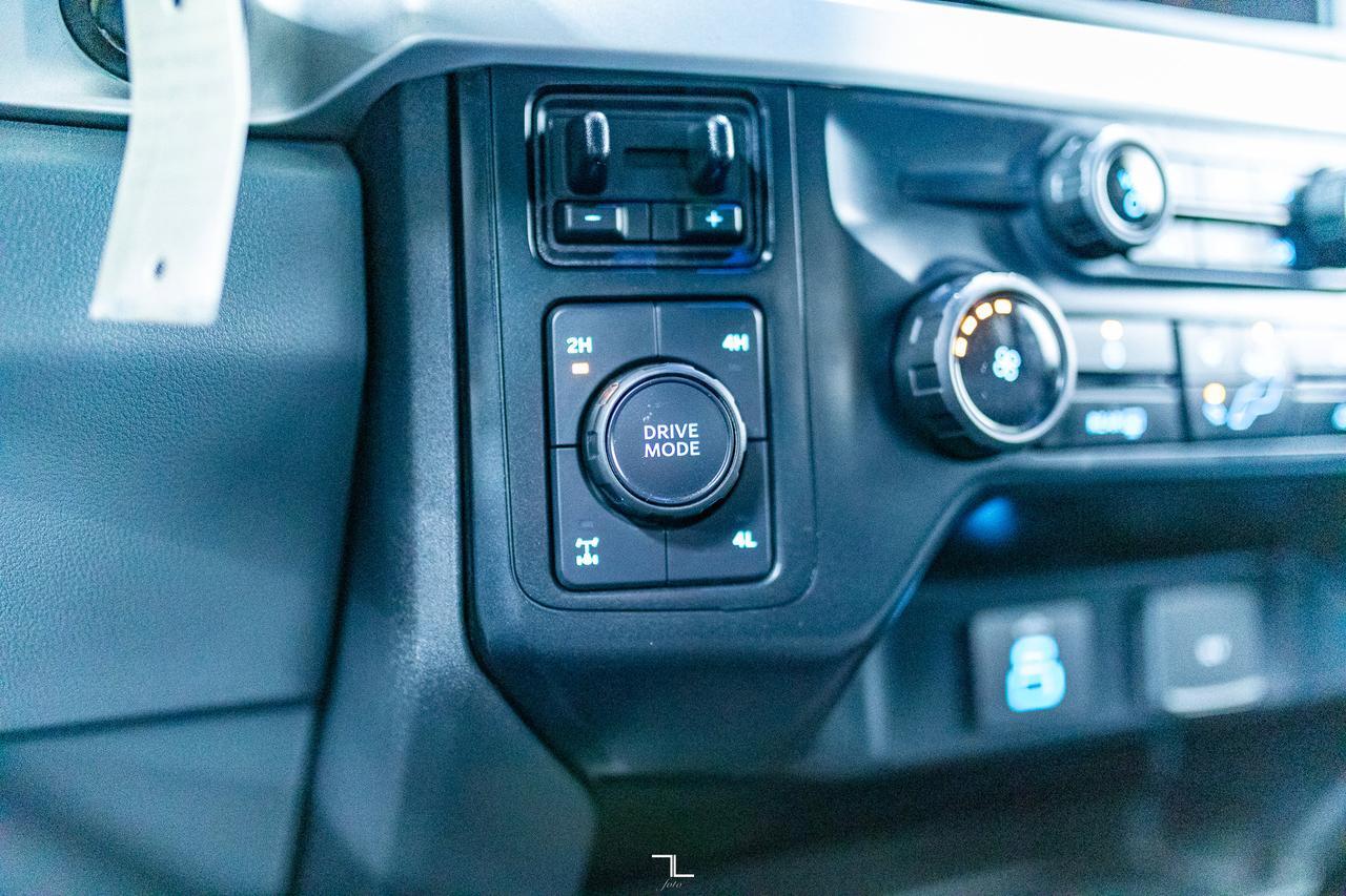 2023 Ford F-350 4x4 Crew Cab XLT Deck PSeat BCam Red Deer AB