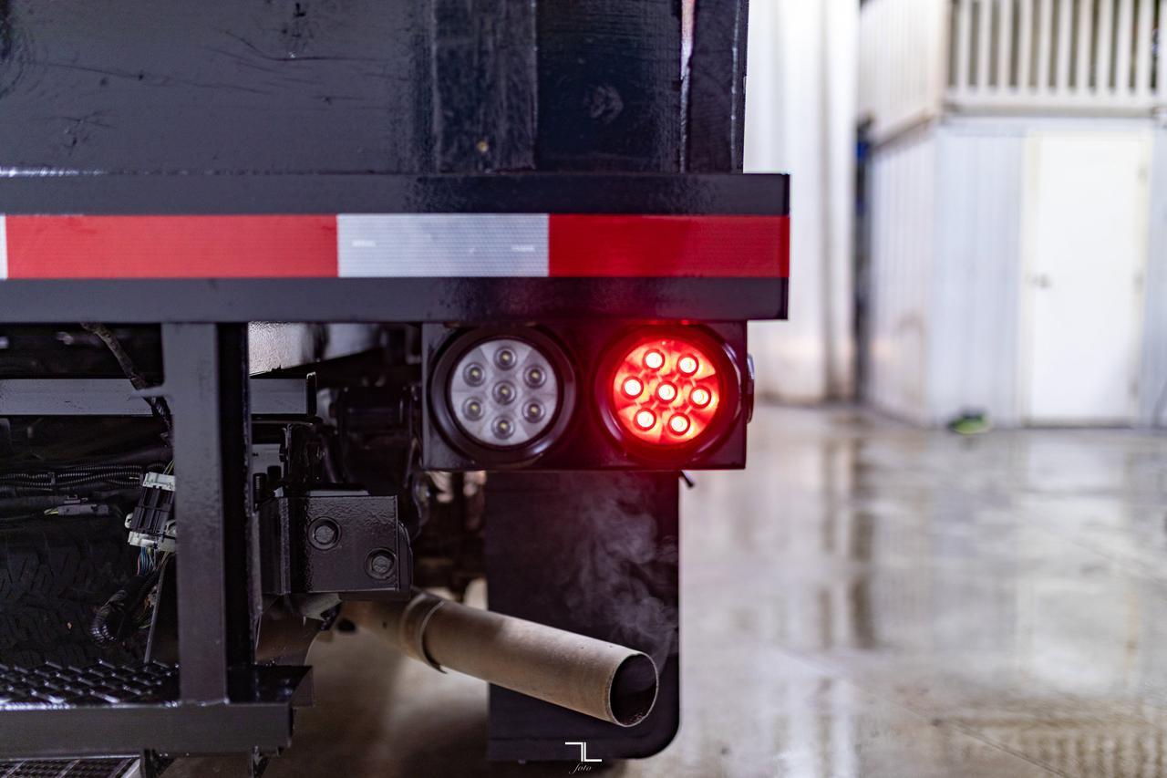 2023 Ford F-350 4x4 Crew Cab XLT Deck PSeat BCam Red Deer AB