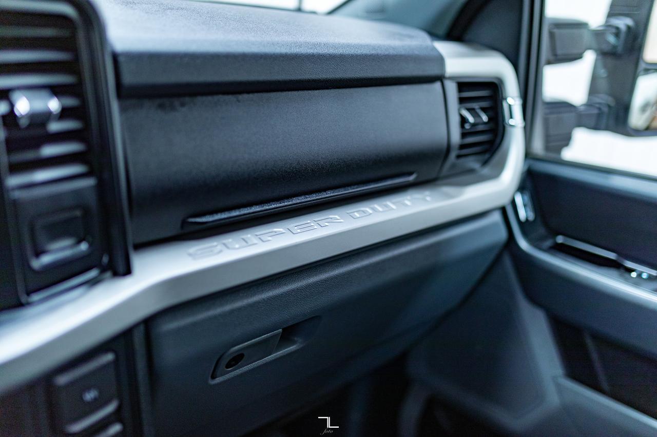 2023 Ford F-350 4x4 Crew Cab XLT Deck PSeat BCam Red Deer AB