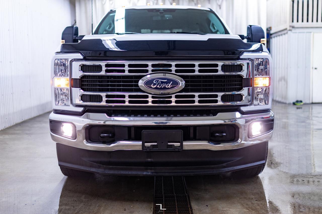 2023 Ford F-350 4x4 Crew Cab XLT Deck PSeat BCam Red Deer AB
