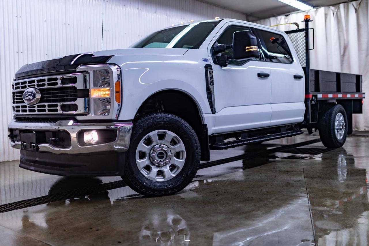 2023 Ford F-350 4x4 Crew Cab XLT Deck PSeat BCam Red Deer AB