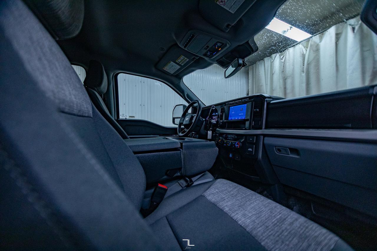 2023 Ford F-350 4x4 Crew Cab XLT Deck PSeat BCam Red Deer AB