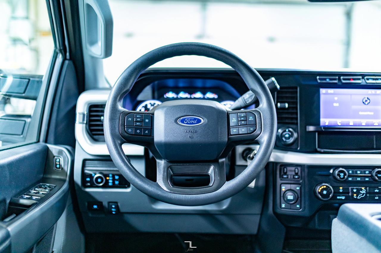 2023 Ford F-350 4x4 Crew Cab XLT Deck PSeat BCam Red Deer AB